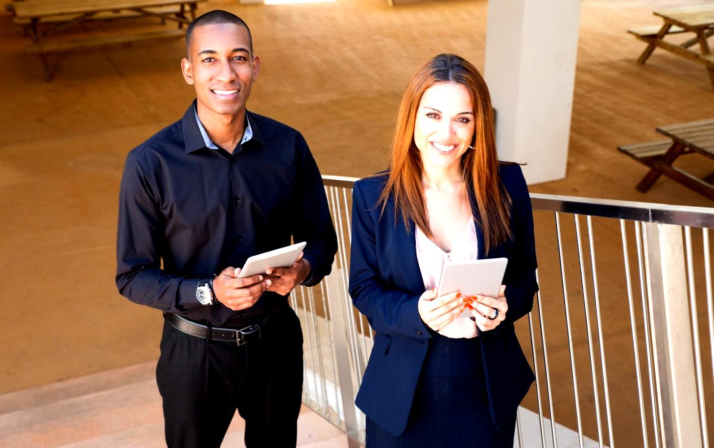 Verschiedene Browser-Optionen auf einem modernen Display